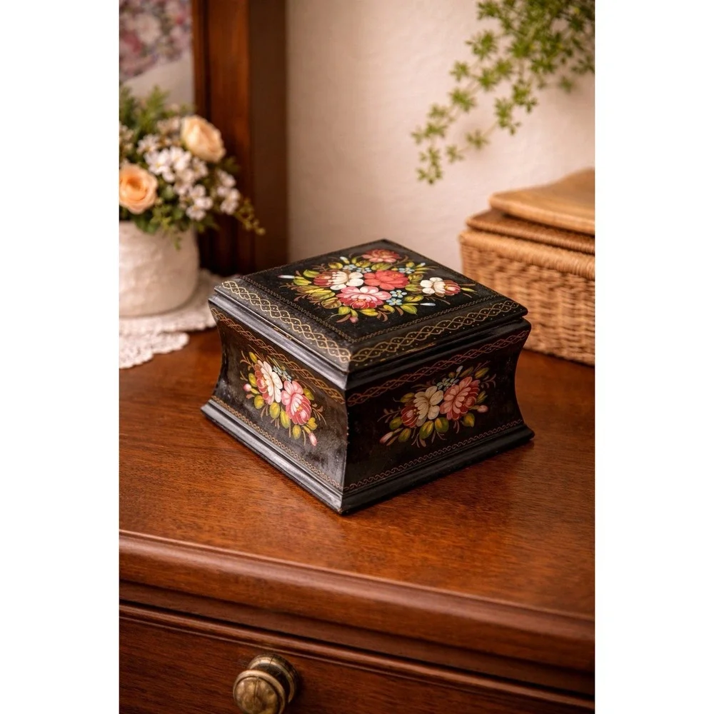 Vintage Russian Lacquer Box | Hand-painted Florals | Artist Signed |‎ Fedoskino?